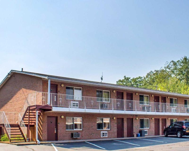 Econo Lodge Inn & Suites Lake Harmony - Pocono Mountains Area White Haven Dış mekan fotoğraf